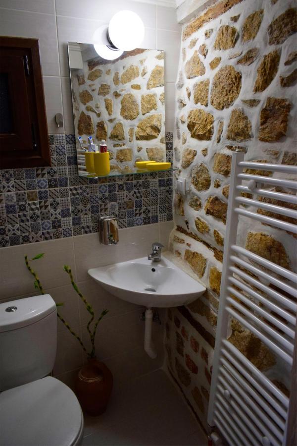 Renovated Old Manor House With Yard Villa Arnaia Exterior photo